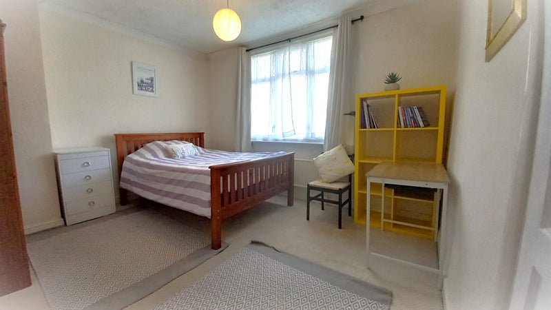 Photo 1: Large Double Bedroom_1