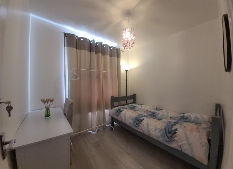 Photo 1: Room 1