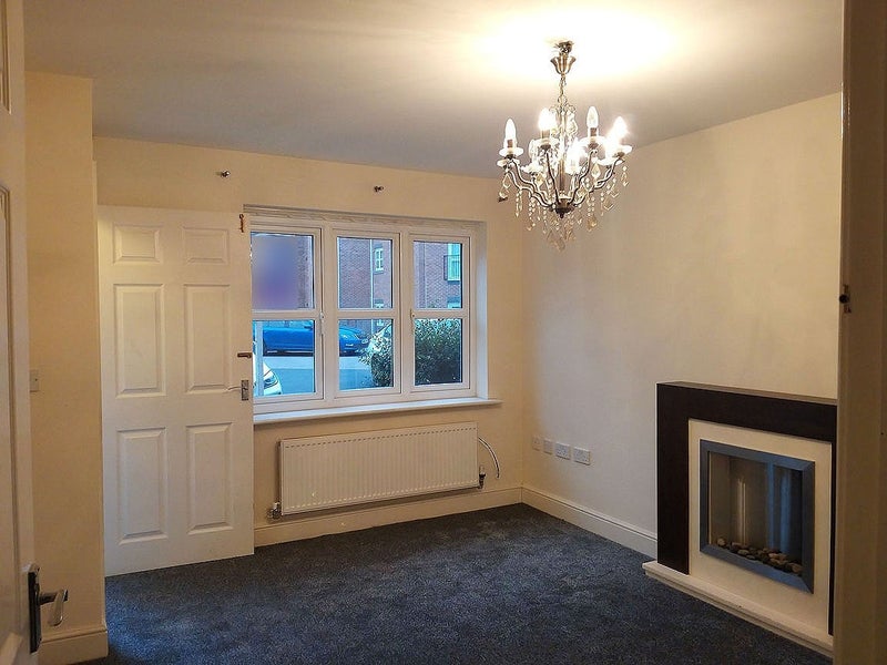 Photo 1: Lounge Entrance 