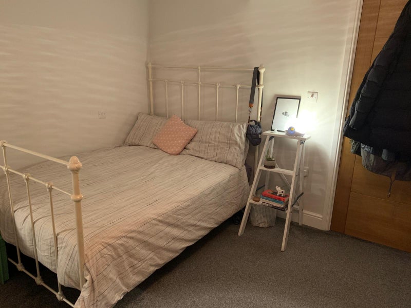 Photo 1: the room
