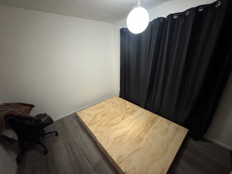 Photo 1: Bedroom 