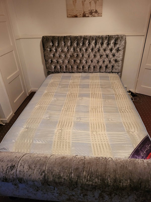 Photo 1: Room 1 (Bed + Mattress)