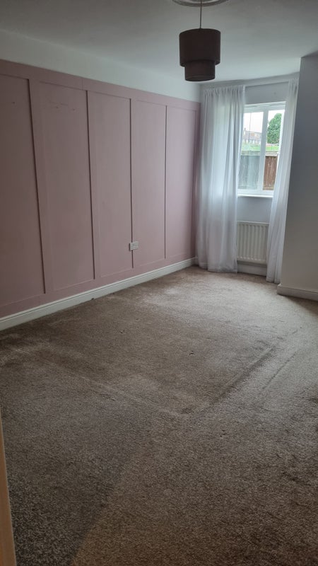 Photo 1: Main bedroom with ensuite 