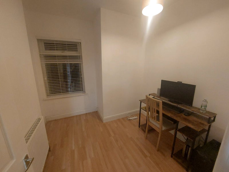 'Affordable Single Room Available in Modern House' Room to Rent from ...