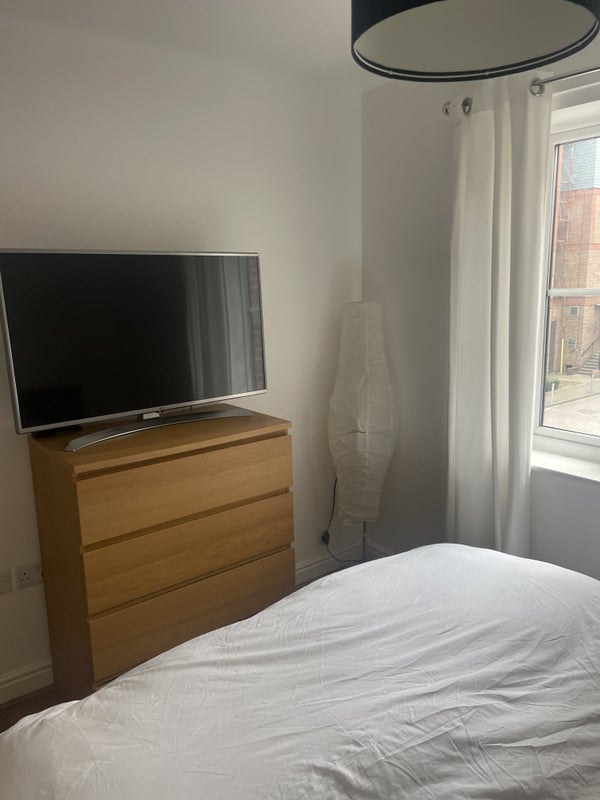 Photo 1: Bedroom