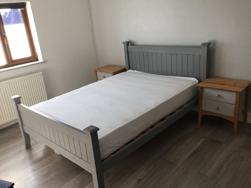 Photo 1: Double Bed