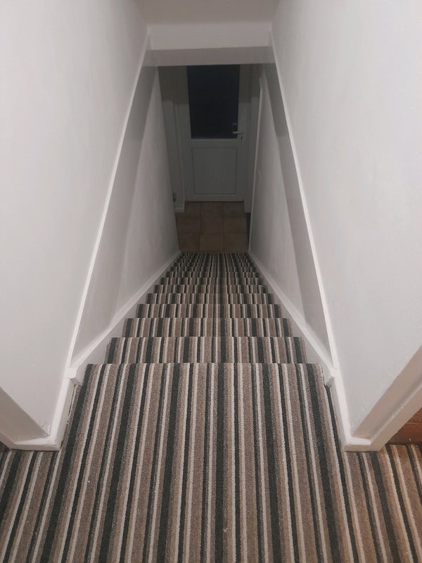 Photo 1: Stairs