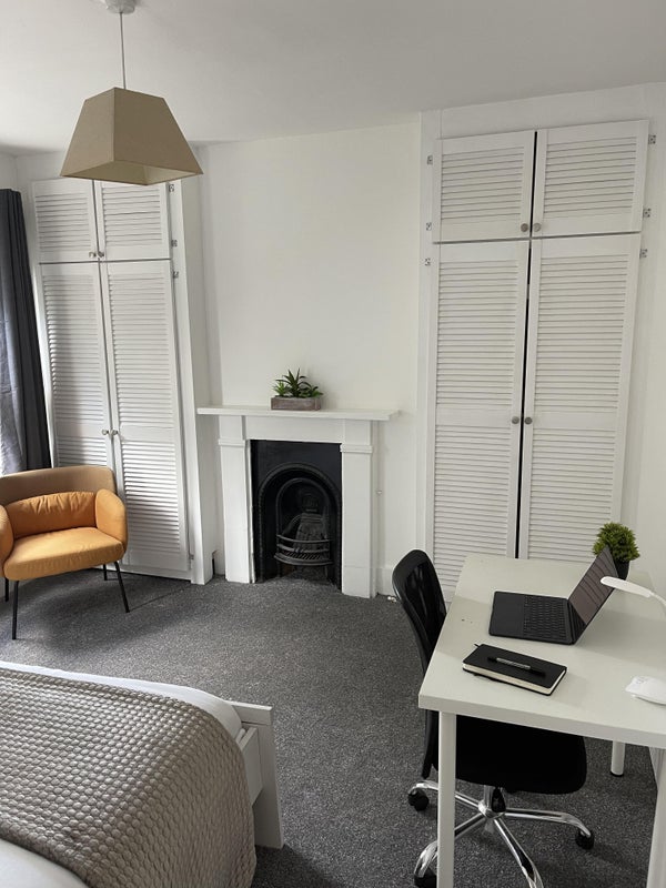 Photo 1: Beautiful Large Double £900 PCM excl. bills