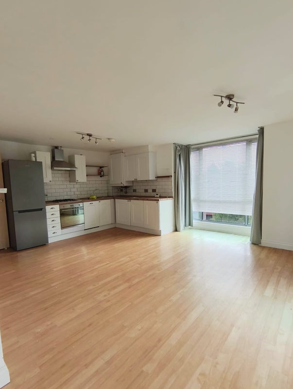 Photo 1: Kitchen