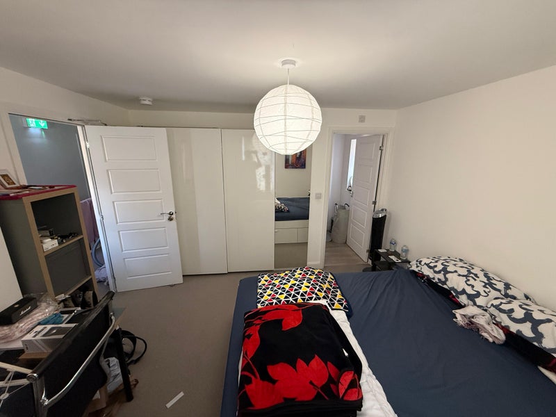 Photo 1: ensuite room