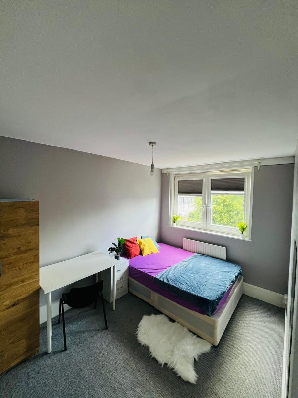 Photo 1: Double Room (£890)
