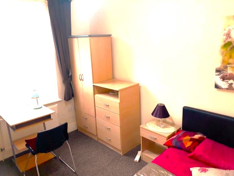 Photo 1: Beautiful room with double bed & matching furniture.