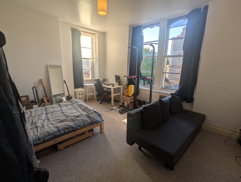 Photo 1: Room 2