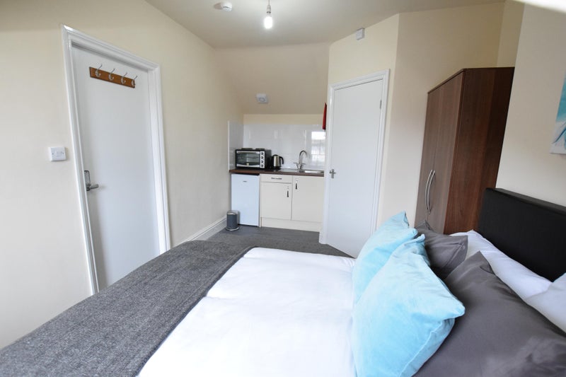 Photo 1: Top floor studio 