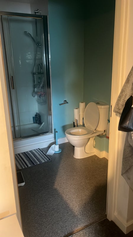 Photo 1: First bathroom 