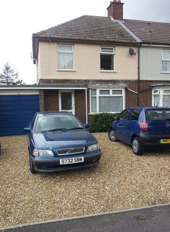 Photo 1: Driveway 