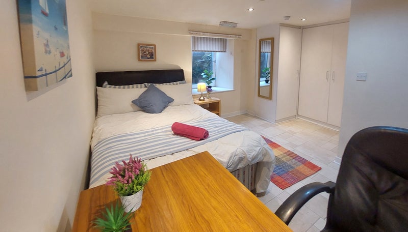 Photo 1: Room 2 - £620/mo
