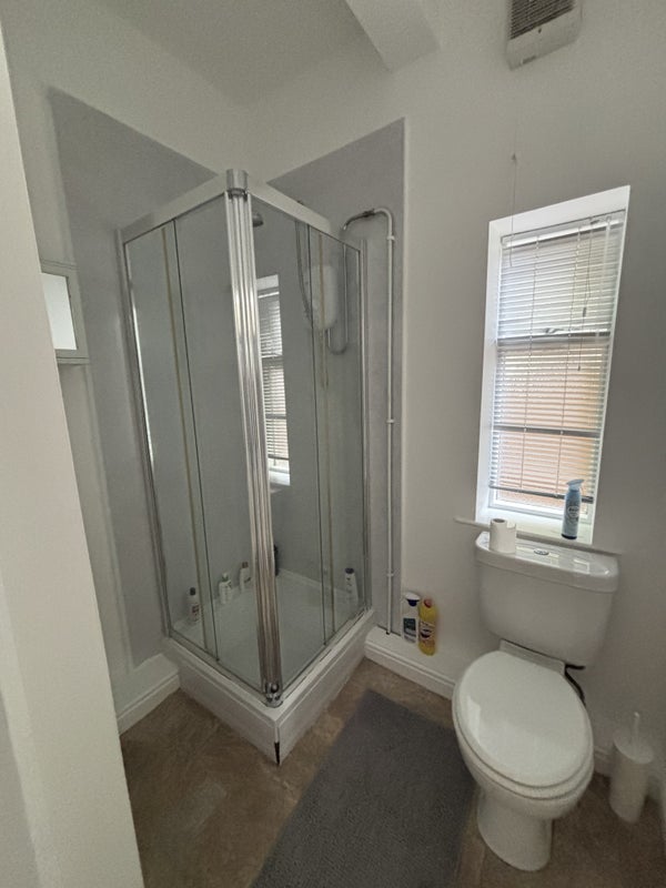Photo 1: Bathroom