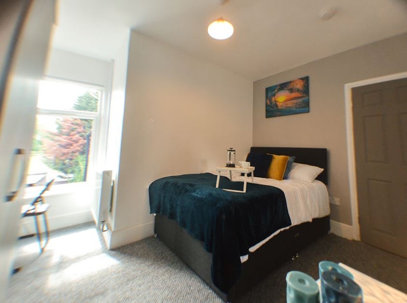Photo 1: ROOM 3