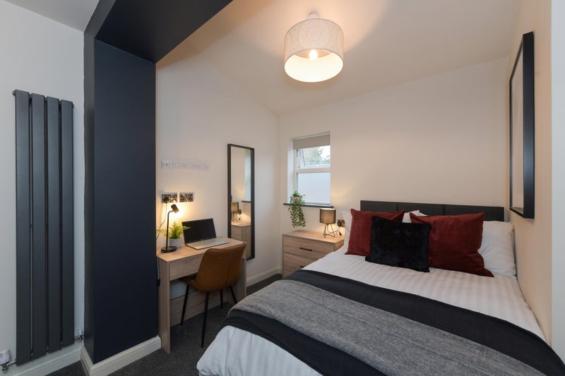Photo 1: ROOM 2