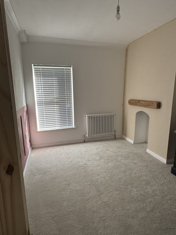 Photo 1: Double Bedroom £550pcm