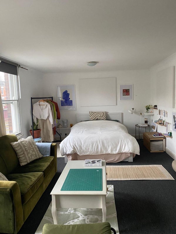 Photo 1: Bedroom