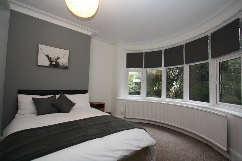Photo 1: £635PCM- available 04-11-25