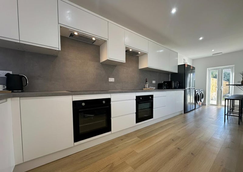 Photo 1: Kitchen