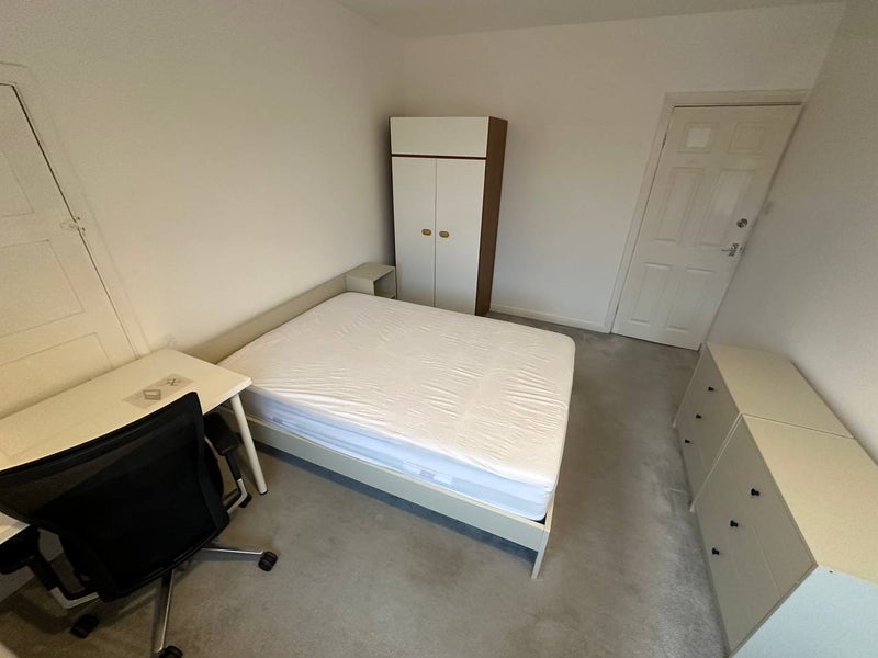 Photo 1: Room 2 - 230PW (Single occupancy)