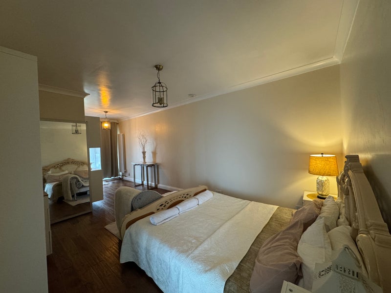 Photo 1: Room