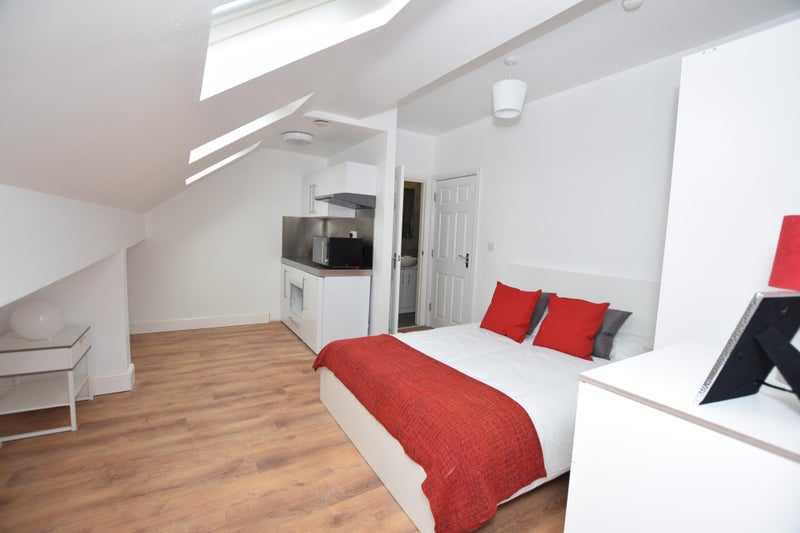 Photo 1: STUDIO ROOM
