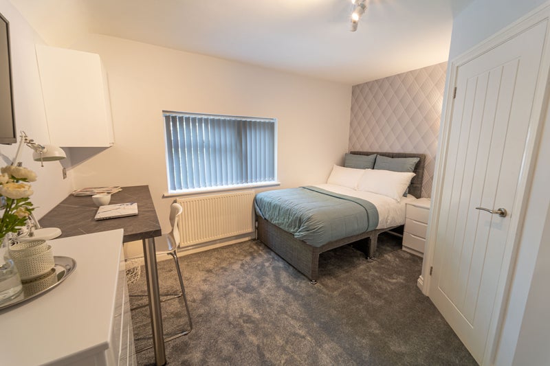 Photo 1: ENSUITE BEDROOM
