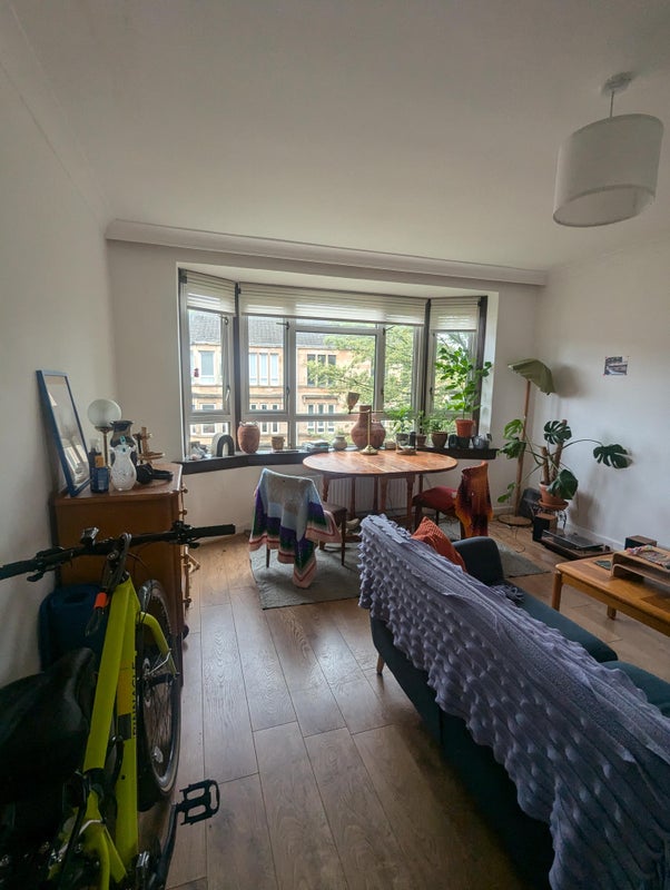 Photo 1: Living room