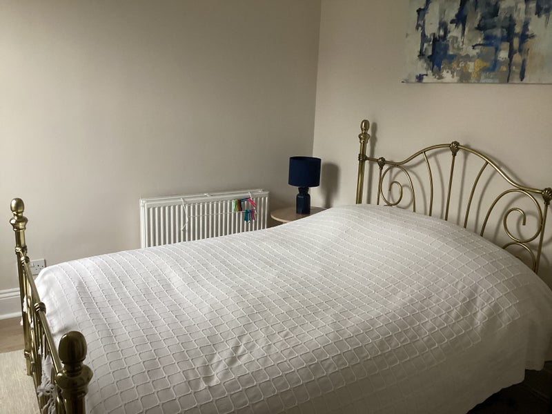 Photo 1: Double bedroom