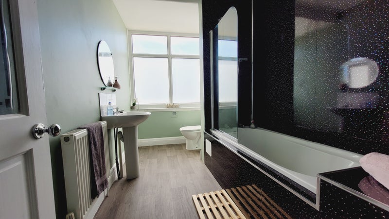 Photo 1: Bathroom