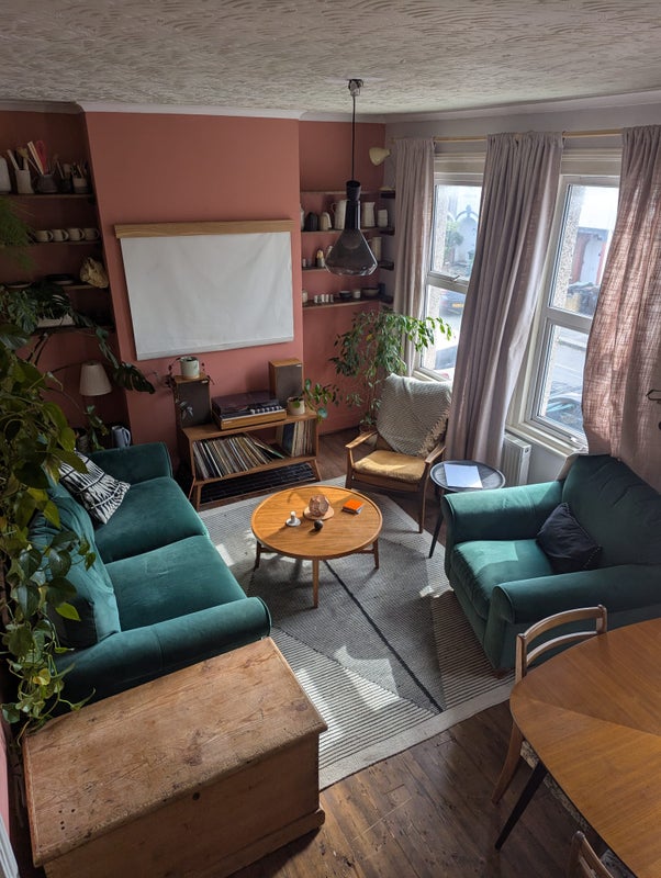 Photo 1: Main lounge