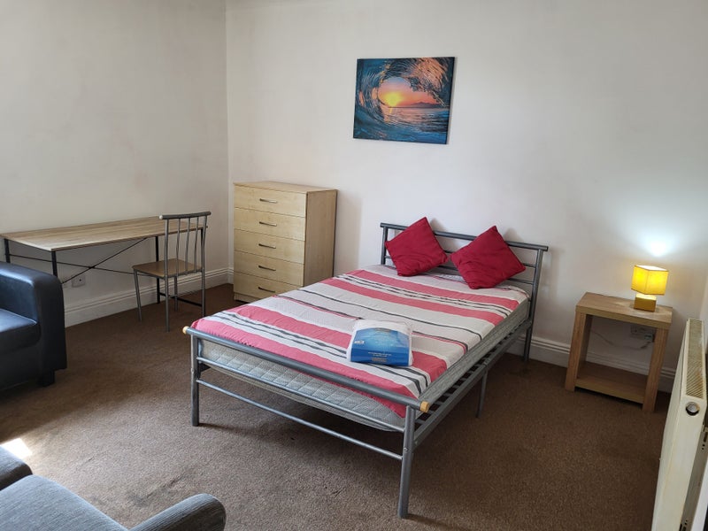 Photo 1: Bedroom