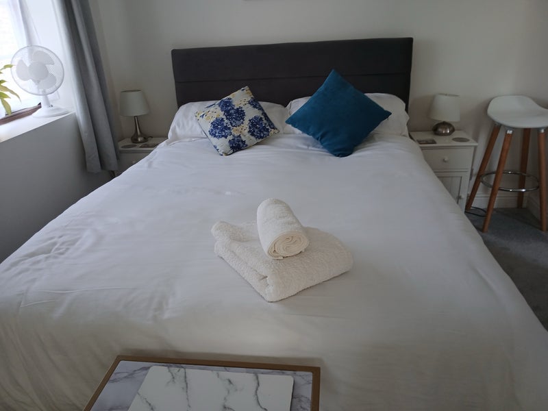 Photo 1: Kingsize bed with memory foam which is very comfortable