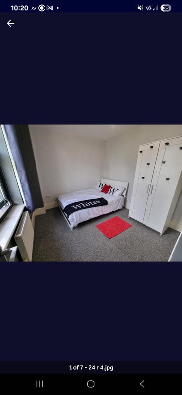 Photo 1: Room 4