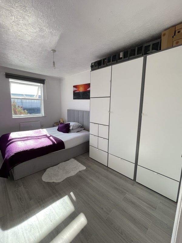 Photo 1: Bedroom