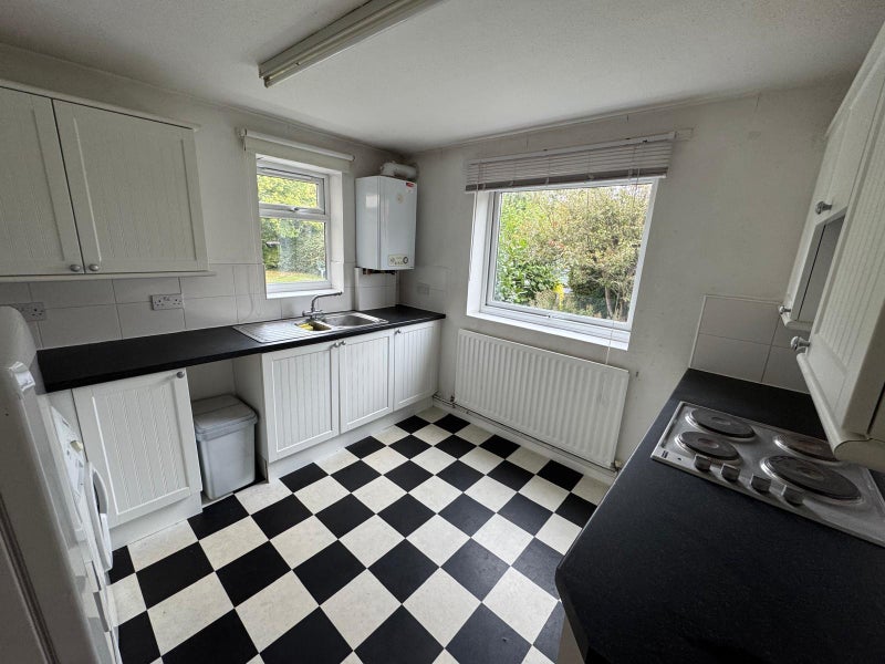 Photo 1: Kitchen
