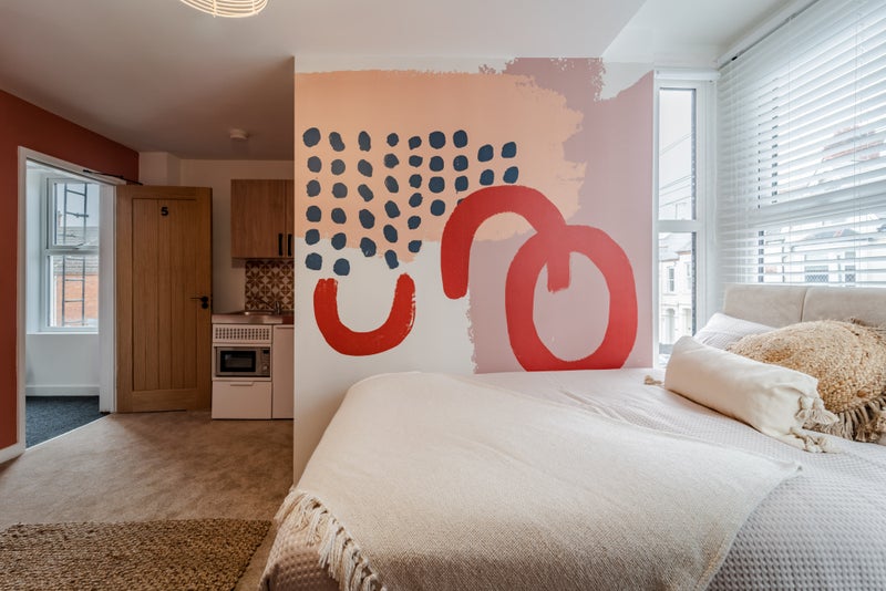 Photo 1: Studio 5- £775pcm