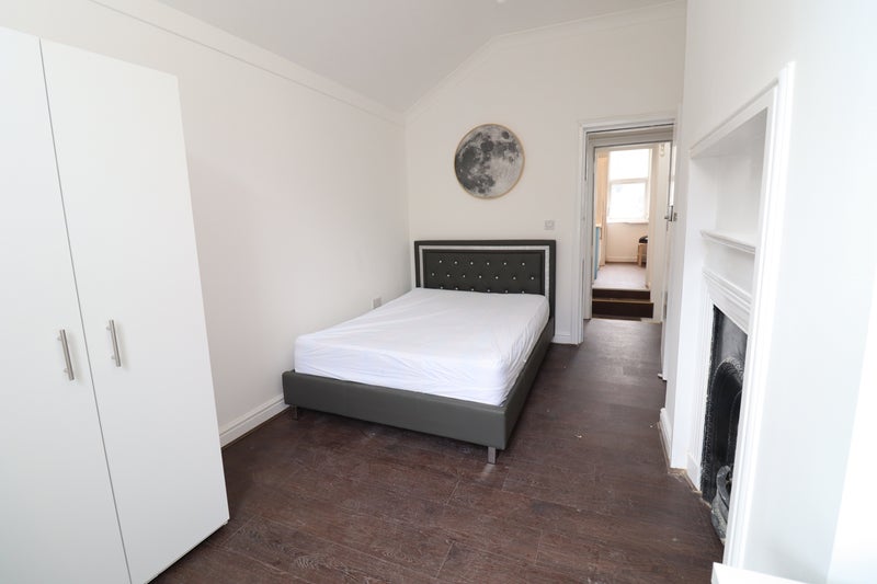 Photo 1: Room 1: £235 per week - Double room for single use - £1,018 per month