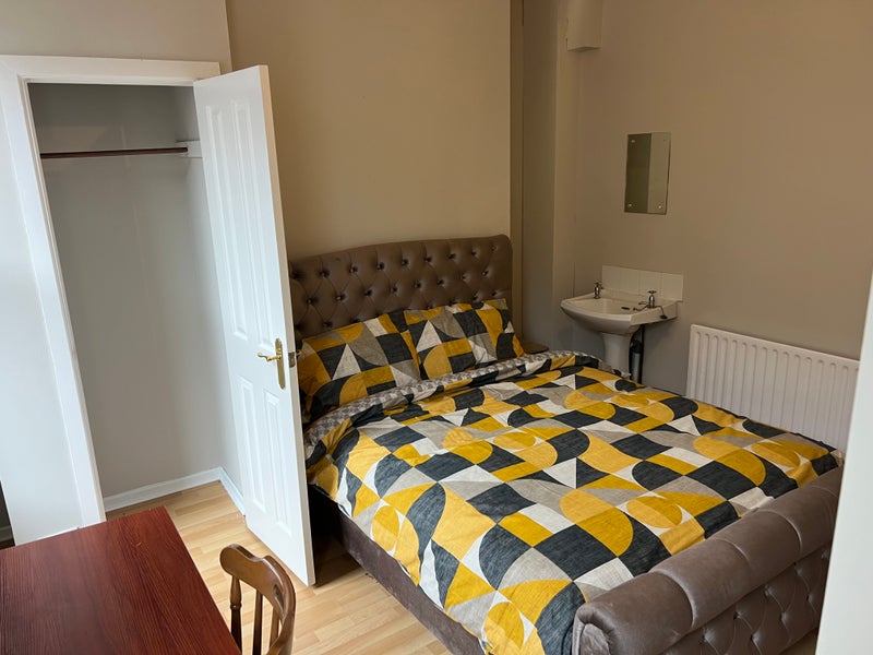 Photo 1: Room 3