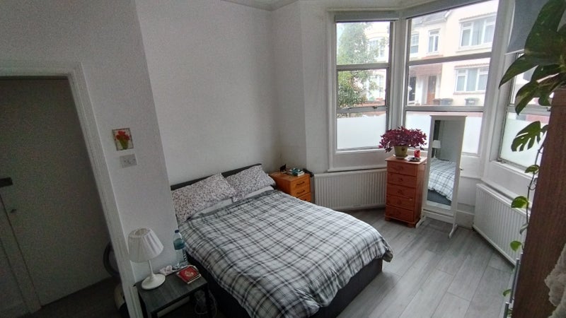 Photo 1: Room
