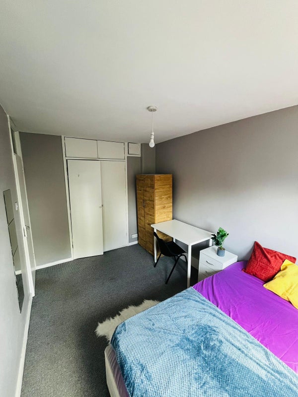 Photo 1: Room E