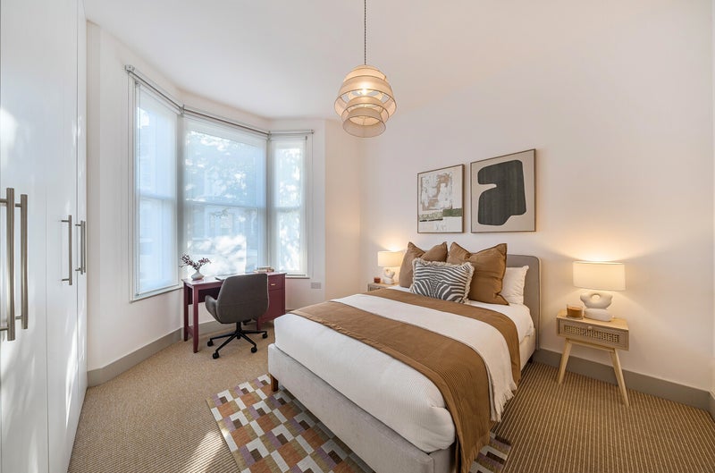 Photo 1: Bedroom 1
