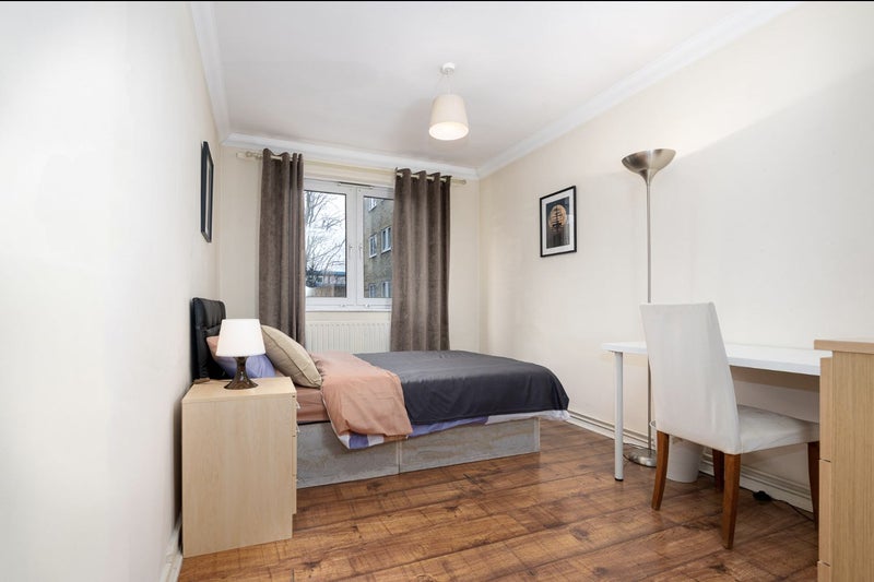 Photo 1: bedroom