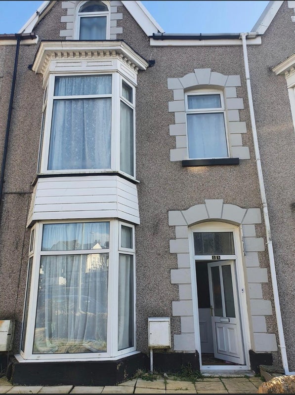 Photo 1: Front of House