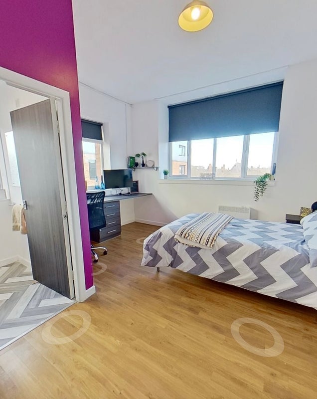 Photo 1: Photos of similar room
